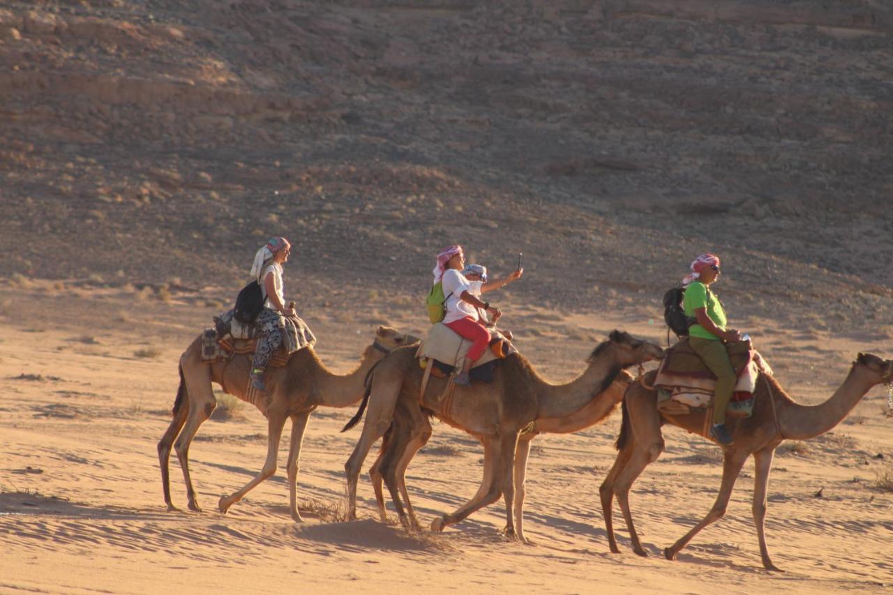 Rum Warm Bubble Camp Wadi Rum Buitenkant foto