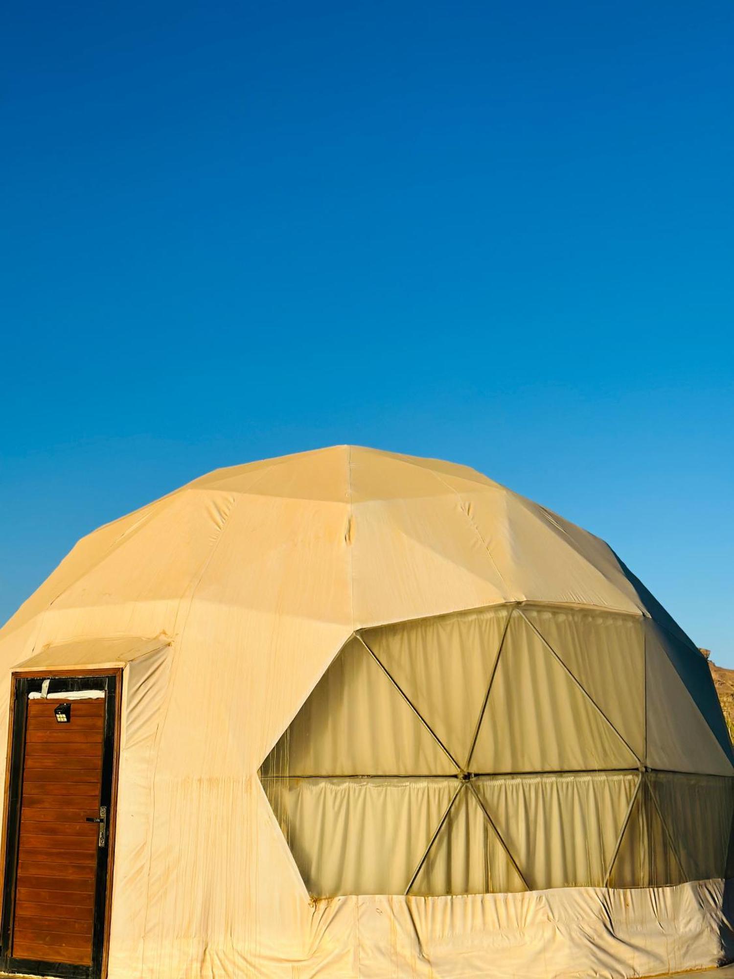 Rum Warm Bubble Camp Wadi Rum Buitenkant foto